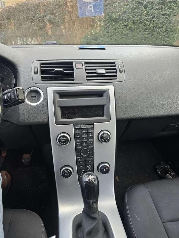 Gebraucht 2010 Volvo S40 Limousine | € 1.990 - Bild 1/4