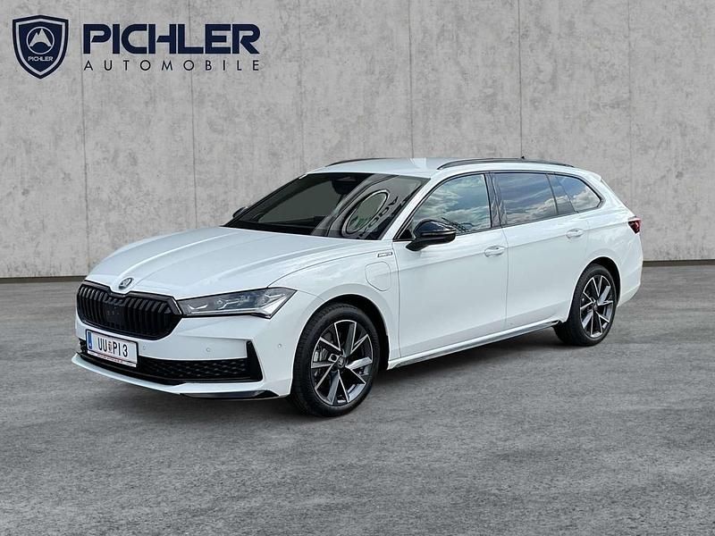 Weiß Neu 2025 Skoda Superb SportLine Kombi | € 55.500 (Teuer) - Bild 1/4