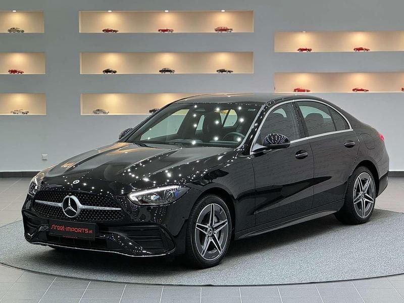 Schwarz Gebraucht 2022 Mercedes C300e AMG line Limousine | € 45.900 (Teuer) - Bild 1/4