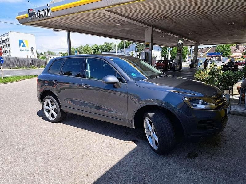 Gebraucht VW Touareg Sport 245 PS (180 kW) 2014 Grau SUV