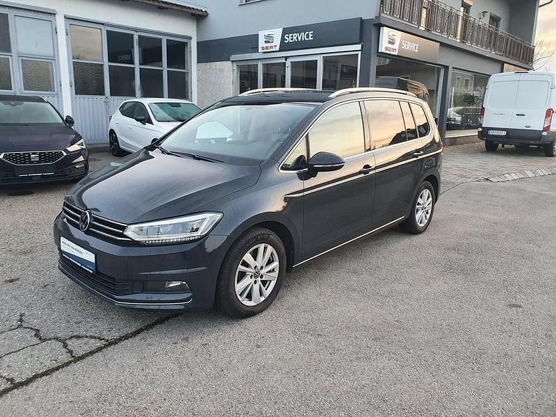 Gebraucht VW Touran Highline 150 PS (110 kW) 2020 Mittelgrau  normal Van / Kleinbus