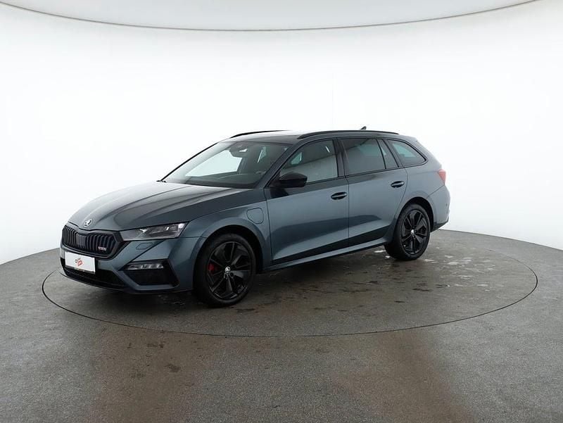 Dunkelgrau metallic Gebraucht 2021 Skoda Octavia RS Kombi | € 24.990 (Etwas zu teuer) - Bild 1/4