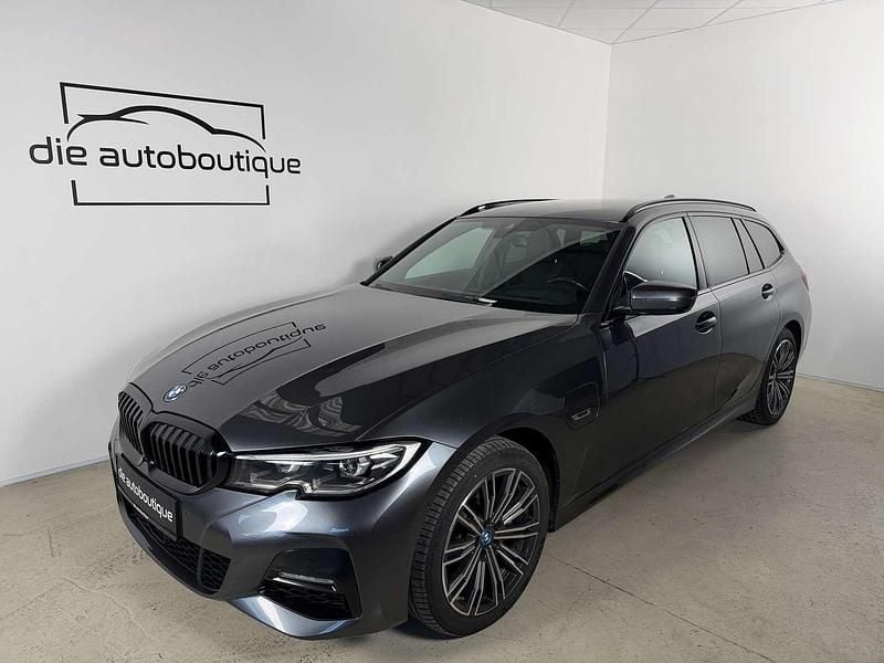 Gebraucht BMW 320e M Sport 163 PS (119 kW) 2022 Grau Kombi