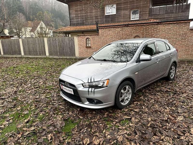 Gebraucht Mitsubishi Lancer Sportback Invite 109 PS (80 kW) 2010 Silber Limousine