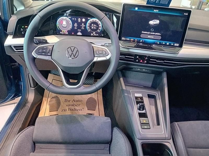 Neu VW Golf VIII 204 PS (150 kW) 2025 Mittelblau  normal Limousine