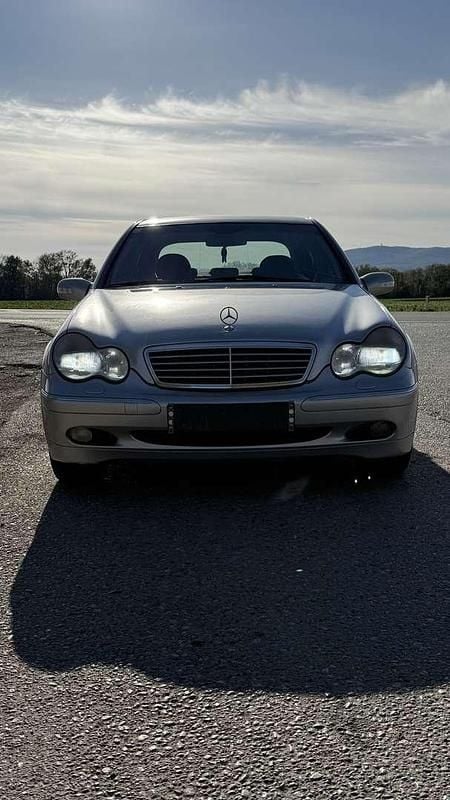 Gebraucht 2001 Mercedes C200 Elegance Limousine | € 2.500 (Superpreis) - Bild 1/4