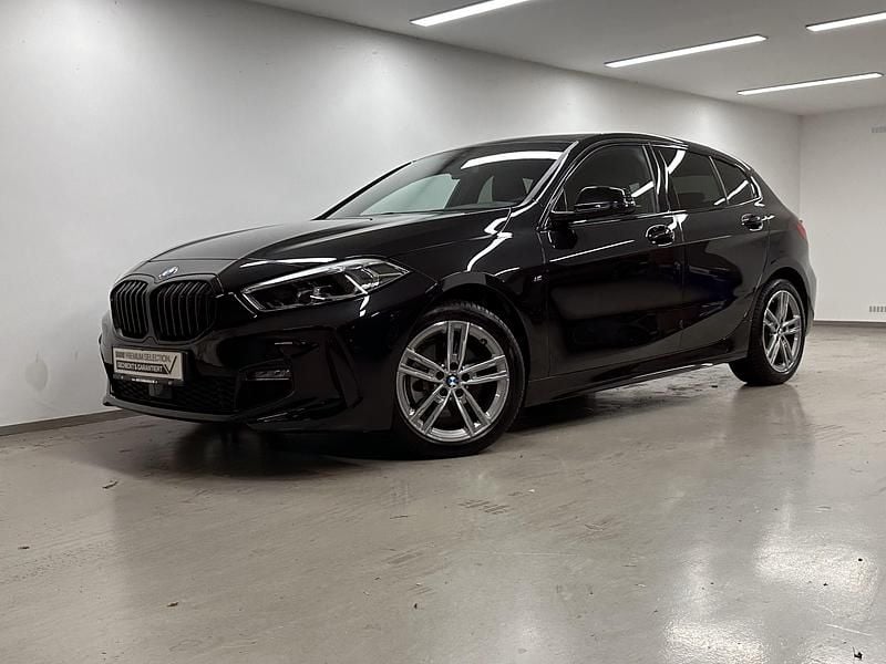 Schwarz Gebraucht 2023 BMW 118 M Sport Kleinwagen | € 29.850 (Fairer Preis) - Bild 1/4