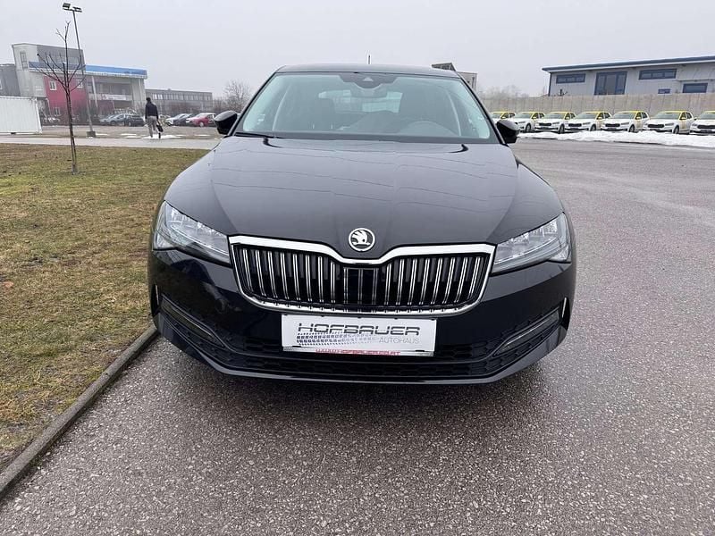 Gebraucht Skoda Superb Ambition 200 PS (147 kW) 2022 Schwarz  metallicperleffektno Limousine
