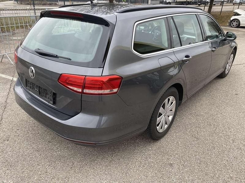Gebraucht VW Passat Comfortline 150 PS (110 kW) 2015 Kombi