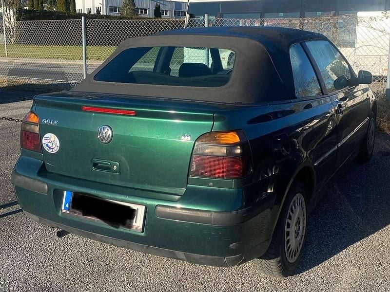 Grün Gebraucht 1998 VW Golf Cabriolet Trendline Cabrio | € 1.500 - Bild 1/4