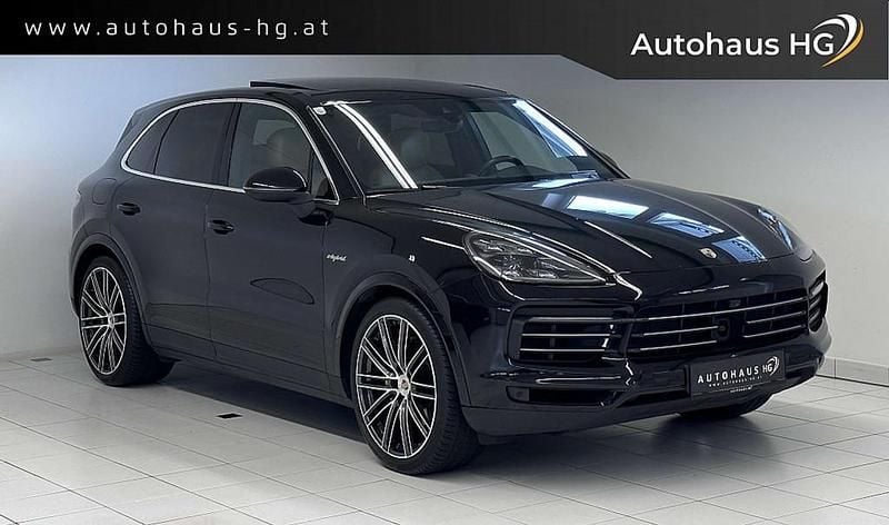 Schwarz Gebraucht 2018 Porsche Cayenne SUV | € 54.990 (Fairer Preis) - Bild 1/3