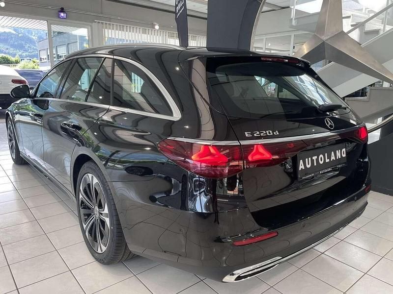 Gebraucht Mercedes E220 Advanced 220 PS (161 kW) 2024 Schwarz Kombi