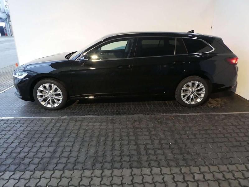 Gebraucht Skoda Superb Selection 150 PS (110 kW) 2024 Schwarz Kombi
