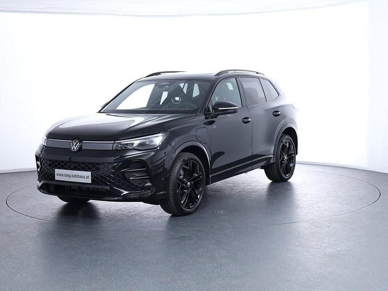 Gebraucht VW Tiguan Sport 204 PS (150 kW) 2025 Schwarz  metallic SUV