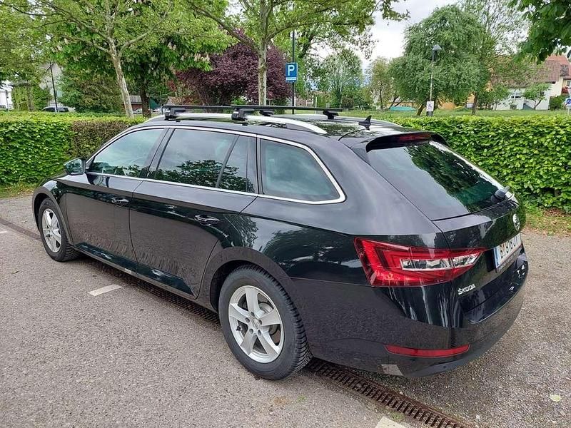 Schwarz Gebraucht 2016 Skoda Superb Style Kombi | € 13.850 (Superpreis) - Bild 1/4