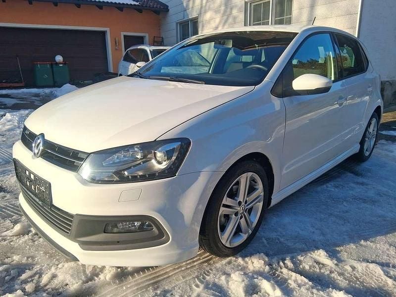 Weiß Gebraucht 2012 VW Polo R-line Limousine | € 6.990 (Fairer Preis) - Bild 1/4