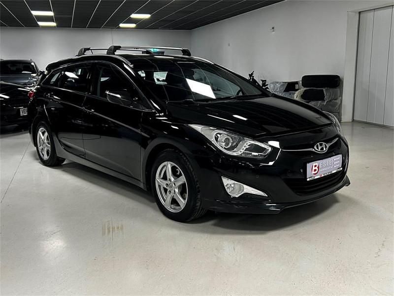 Gebraucht Hyundai i40 116 PS (85 kW) 2014 Schwarz Kombi
