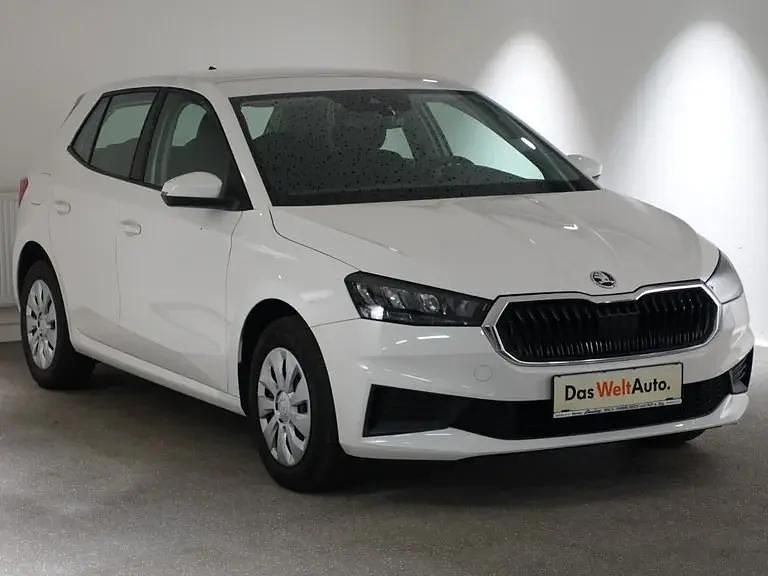 Weiß Gebraucht 2022 Skoda Fabia Active Kleinwagen | € 15.990 (Teuer) - Bild 1/4