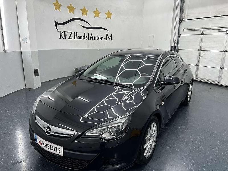 Schwarz Gebraucht 2011 Opel Astra GTC Sport Limousine | € 6.790 - Bild 1/4