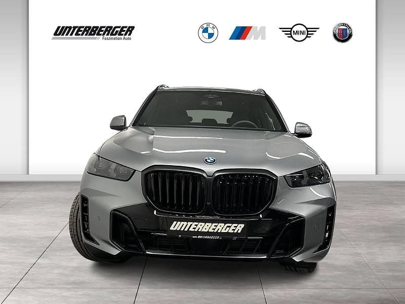 Neu BMW X5 M Sport 489 PS (359 kW) 2026 Grau SUV