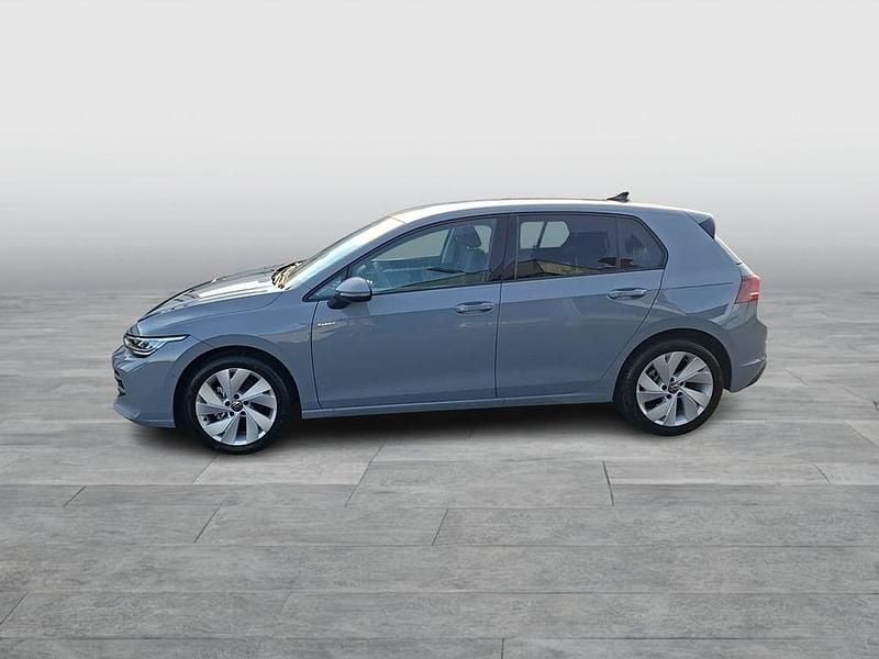 Neu VW Golf VIII 115 PS (84 kW) 2026 Mittelgrau  metallic
