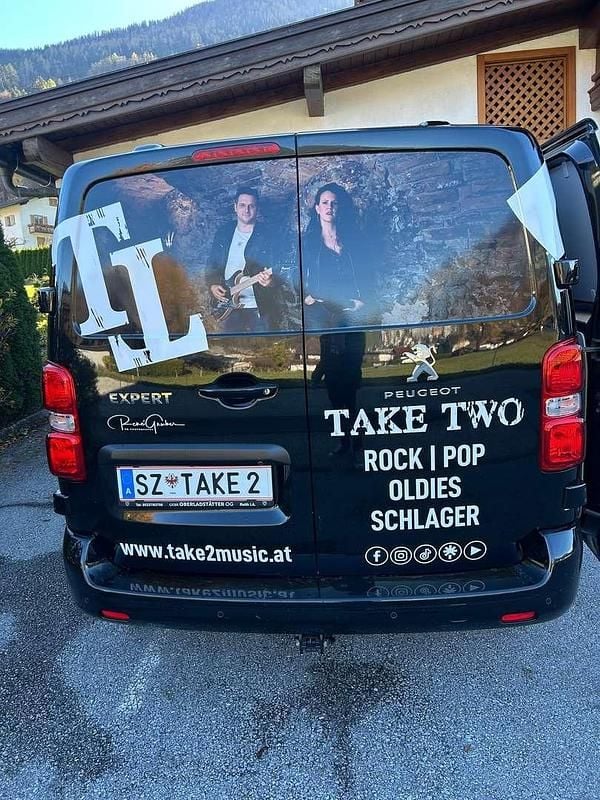 Gebraucht Peugeot Expert 144 PS (105 kW) 2023 Schwarz Van