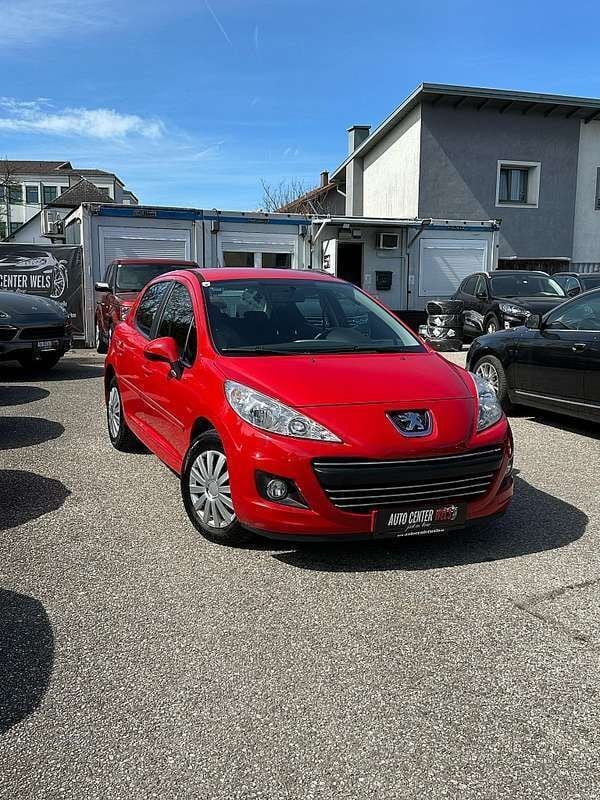 Rot Gebraucht 2009 Peugeot 207 Active Limousine | € 4.490 - Bild 1/4