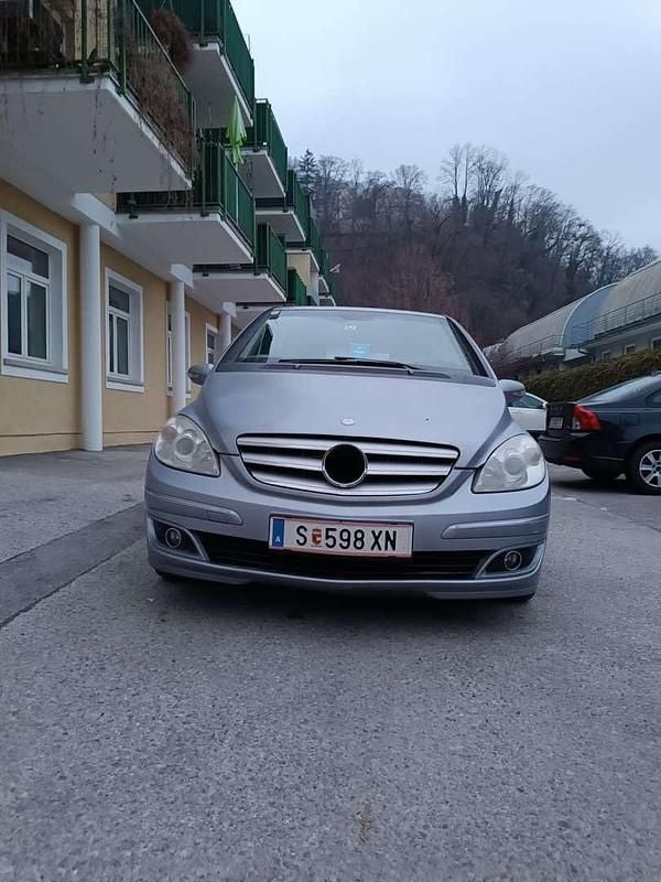 Gebraucht Mercedes 180 109 PS (80 kW) 2006 Limousine