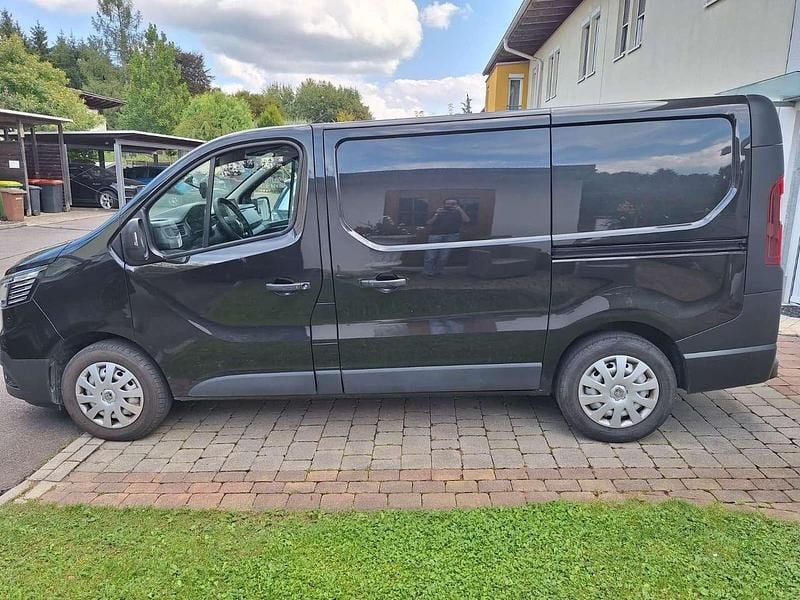 Gebraucht Renault Trafic 131 PS (96 kW) 2023 Schwarz Van / Kleinbus