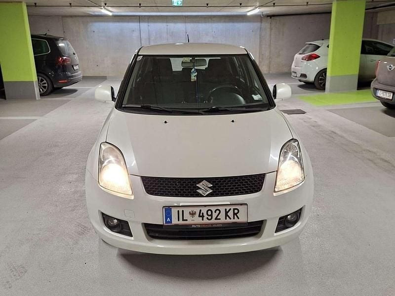 Gebraucht Suzuki Swift GL 90 PS (66 kW) 2009 Weiß Kleinwagen