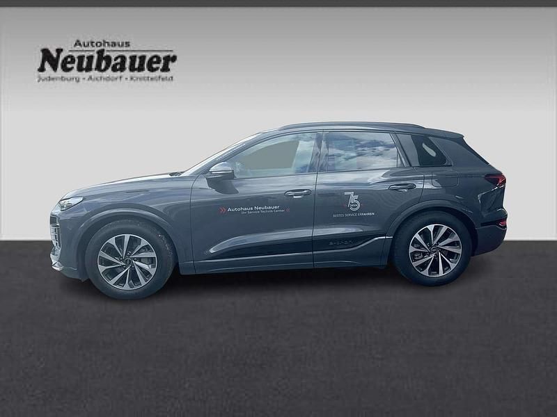 Gebraucht Audi Q6 e-tron Ambiente 284 kW (387 PS) 2025 Hellgrau  metallic SUV