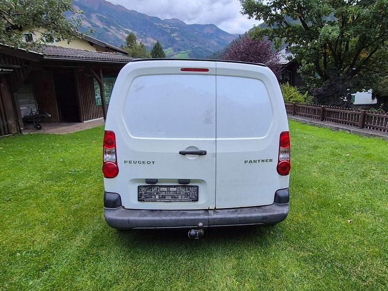 Gebraucht Peugeot Partner 75 PS (55 kW) 2010 Weiß Van / Kleinbus