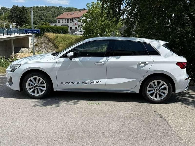 Neu Audi A3 Ambiente 116 PS (85 kW) 2025 Weiß Limousine