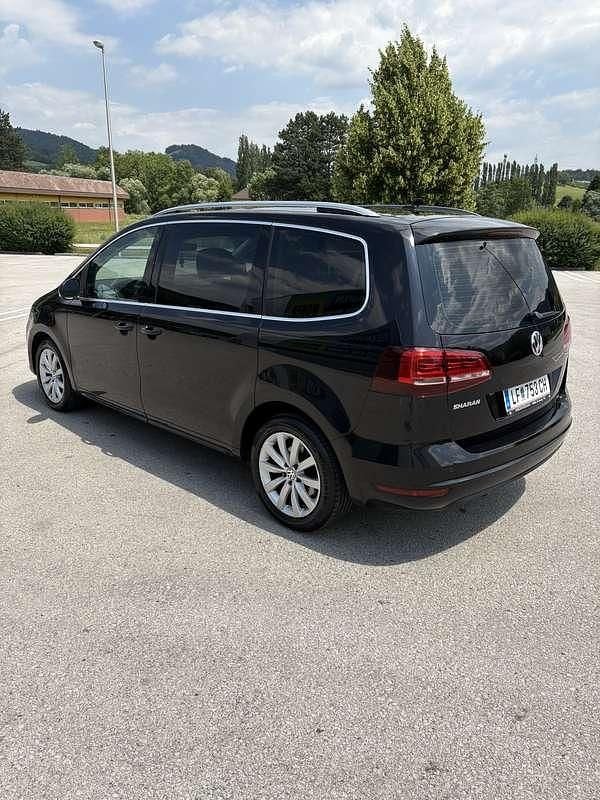 Gebraucht VW Sharan Comfortline 150 PS (110 kW) 2019 Van / Kleinbus