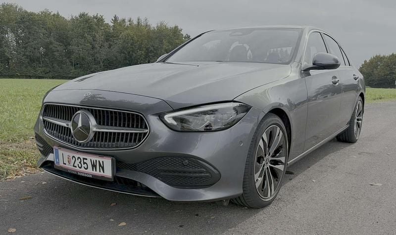 Gebraucht Mercedes C200 163 PS (119 kW) 2022 Limousine