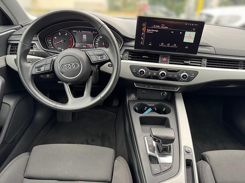 Gebraucht Audi A4 Design 163 PS (119 kW) 2023 Schwarz Kombi