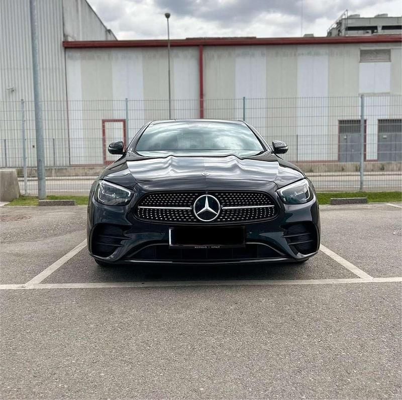 Gebraucht Mercedes E220 AMG line 200 PS (147 kW) 2022 Schwarz Limousine