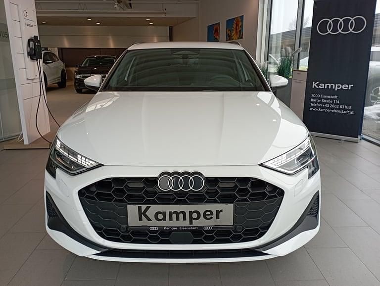 Neu Audi A3 Ambiente 116 PS (85 kW) 2026 Weiss  normal Limousine