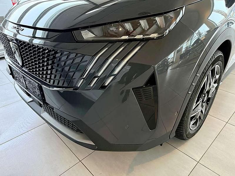 Neu Peugeot 5008 GT 146 PS (107 kW) 2025 Grau SUV