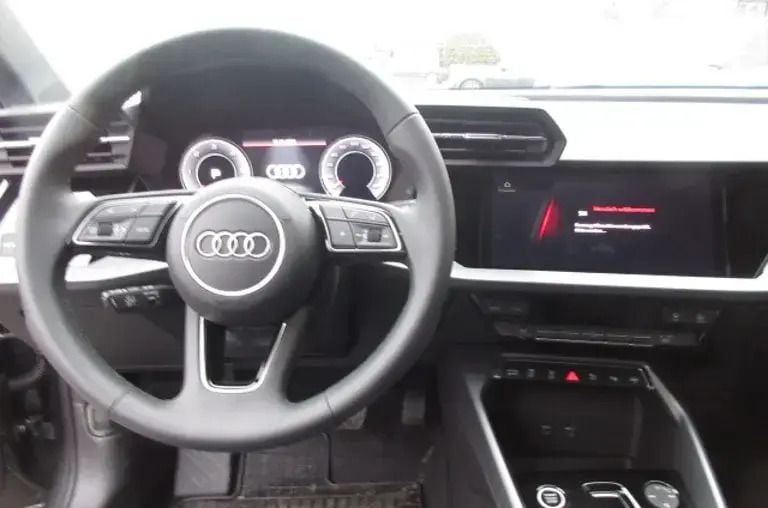 Gebraucht Audi A3 Ambiente 150 PS (110 kW) 2024 Hellgrau  metallic Limousine