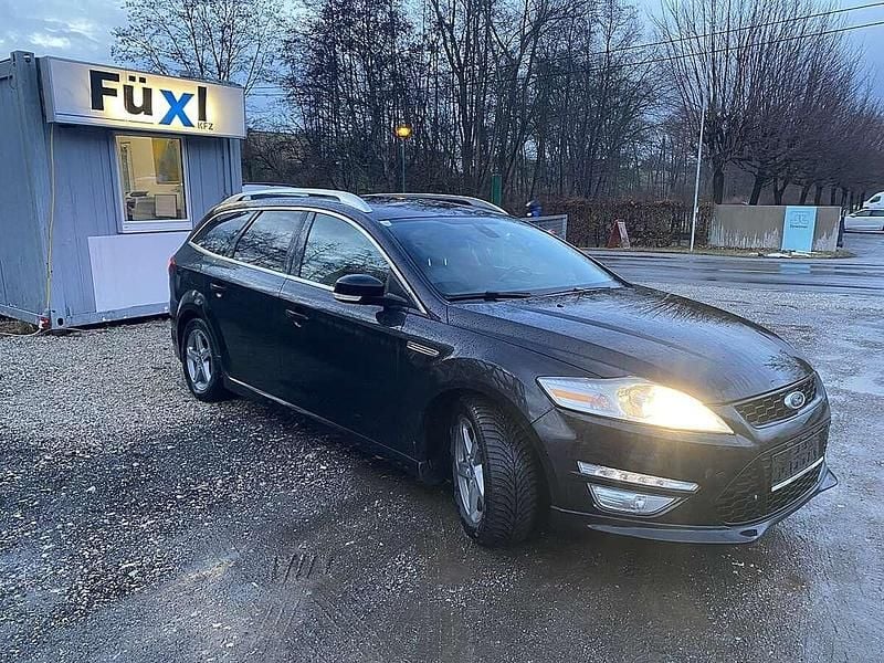Gebraucht Ford Mondeo Titanium S 163 PS (119 kW) 2011 Schwarz Kombi
