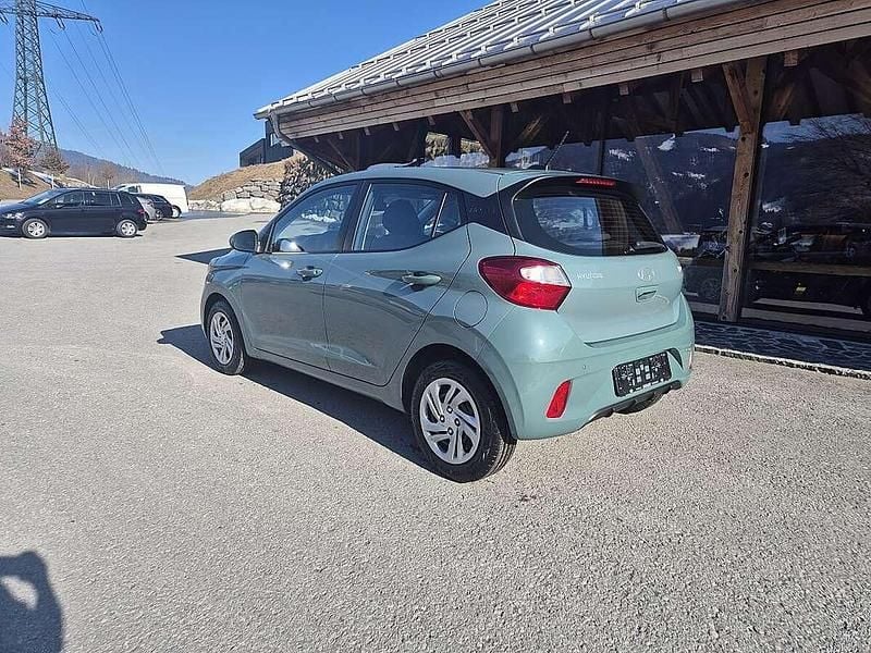 Neu Hyundai i10 63 PS (46 kW) 2025 Grün Kleinwagen