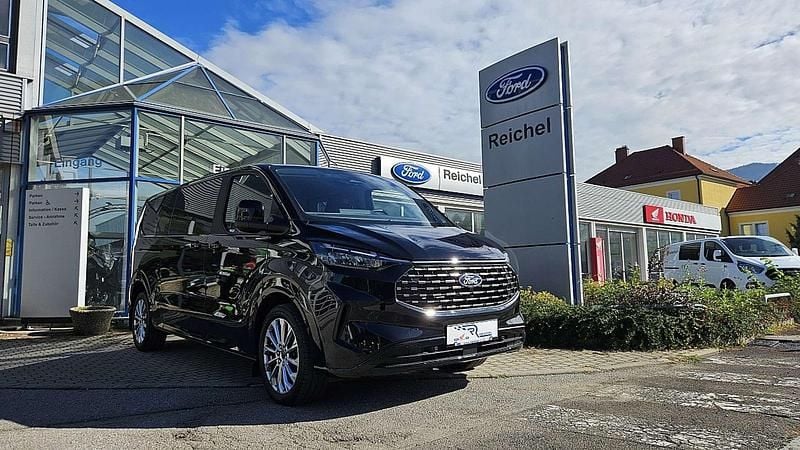Gebraucht Ford Tourneo Custom Titanium 170 PS (125 kW) 2024 Schwarz Van