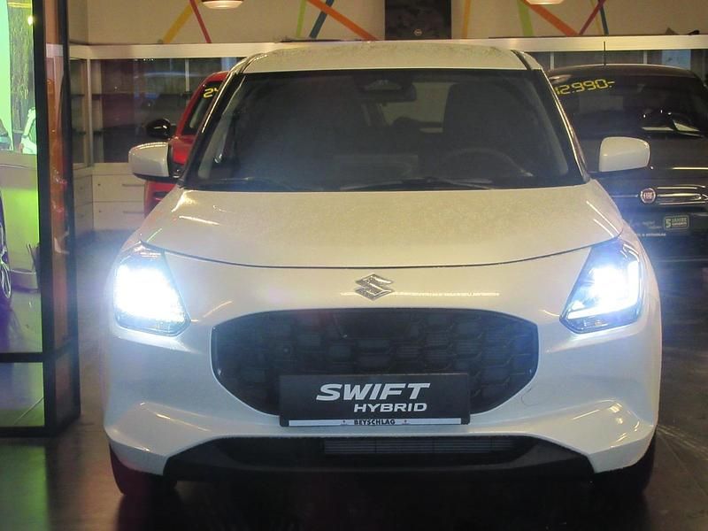 Neu Suzuki Swift 82 PS (60 kW) 2025 Pure white pearl Kleinwagen