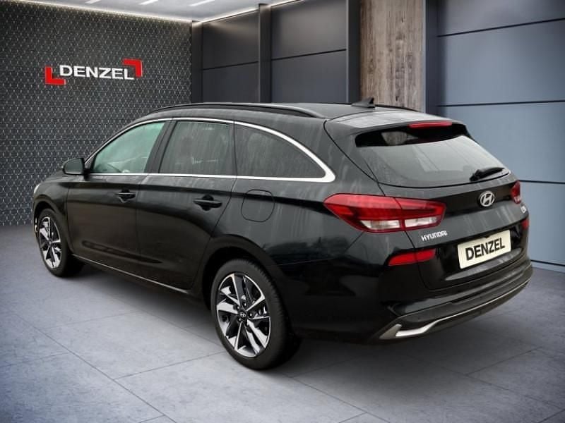 Neu Hyundai i30 GO! 101 PS (74 kW) 2025 Abyss black Kombi