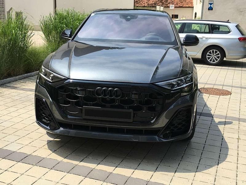 Gebraucht Audi Q8 Ambiente 340 PS (250 kW) 2024 Grau SUV