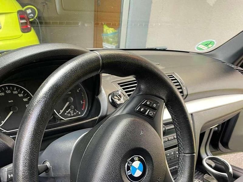 Gebraucht BMW 116 Sport Line 116 PS (85 kW) 2011 Schwarz Kleinwagen