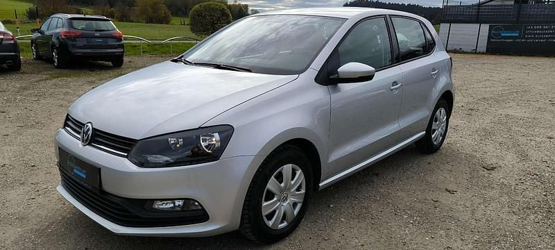 Gebraucht VW Polo Trendline 75 PS (55 kW) 2016 Grau Kleinwagen