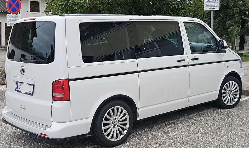 Weiß Gebraucht 2011 VW Multivan Edition Van | € 17.000 - Bild 1/4