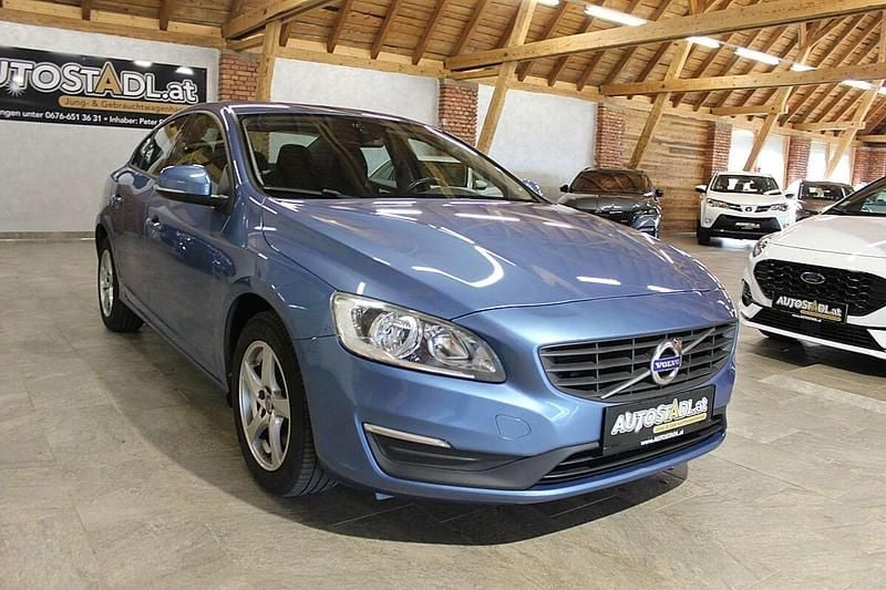 Gebraucht Volvo S60 Kinetic 120 PS (88 kW) 2016 Blau Limousine